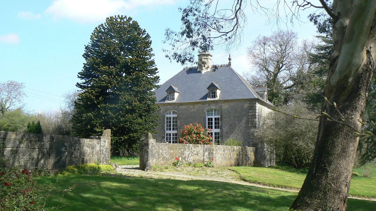 Valognes House | 18th-Century Normandy Stay