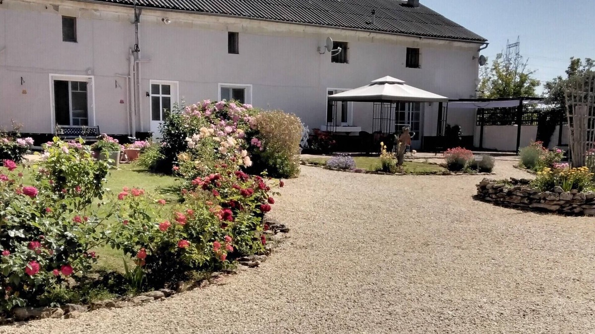 Montreuil-Bellay Other | 18th century renovated farmhouse situated in a quiet farming hamlet