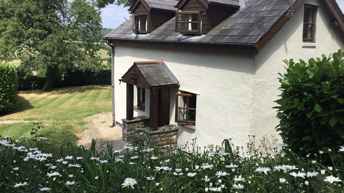 Coed-Y-Paen Cottage | 18th century stone cottage in the beautiful Usk valley