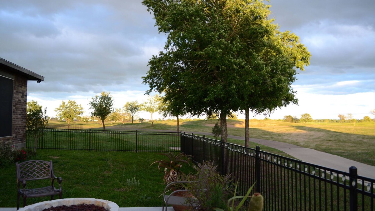 Navasota House | 18th Fairway golf course home w patio gas grill, firepit, hot tub, & fitness rm