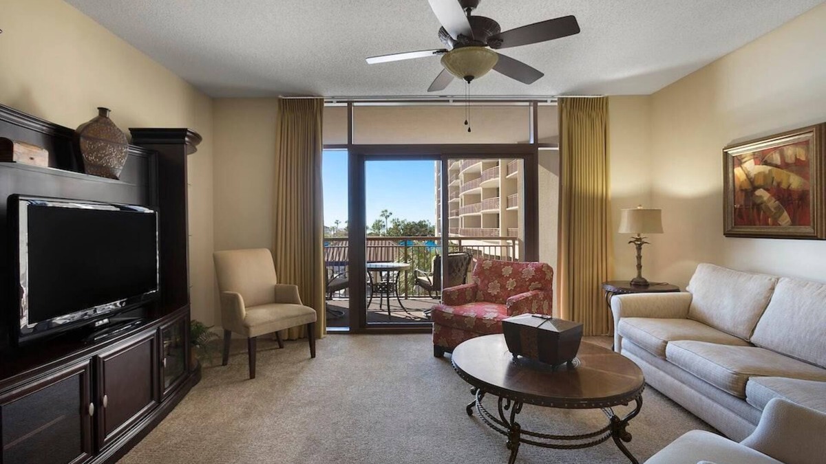 Windy Hill Condo | 18th-Floor Coastal Elegance: Oceanfront Retreat with King Bed and Modern Comforts