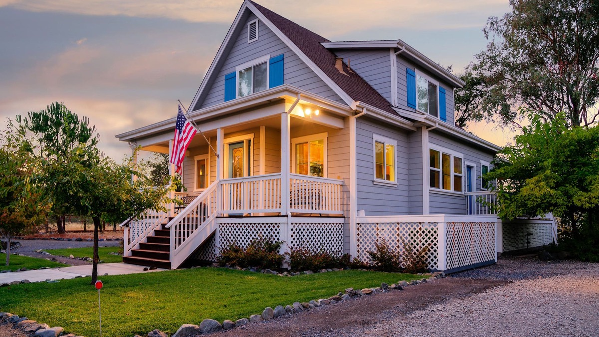 Cloverdale House | 19-Acre Russian River Wine Country Retreat, Private Beaches, beautiful house