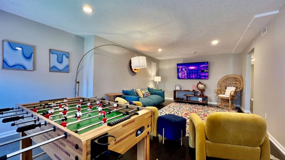 Monroe House | 190 Overbrook Drive · Swanky Swango's Dream Home by Jess