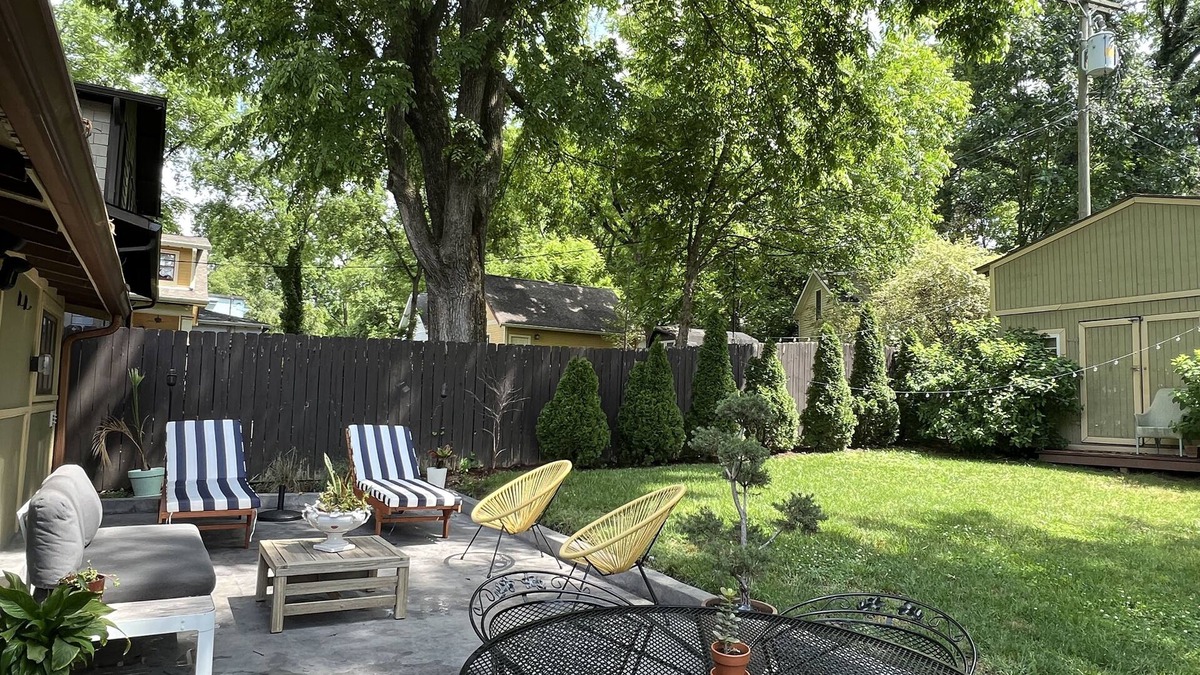 Eastwood House | 1900 East Nashville craftsmen Stay where the Rock Stars Party.