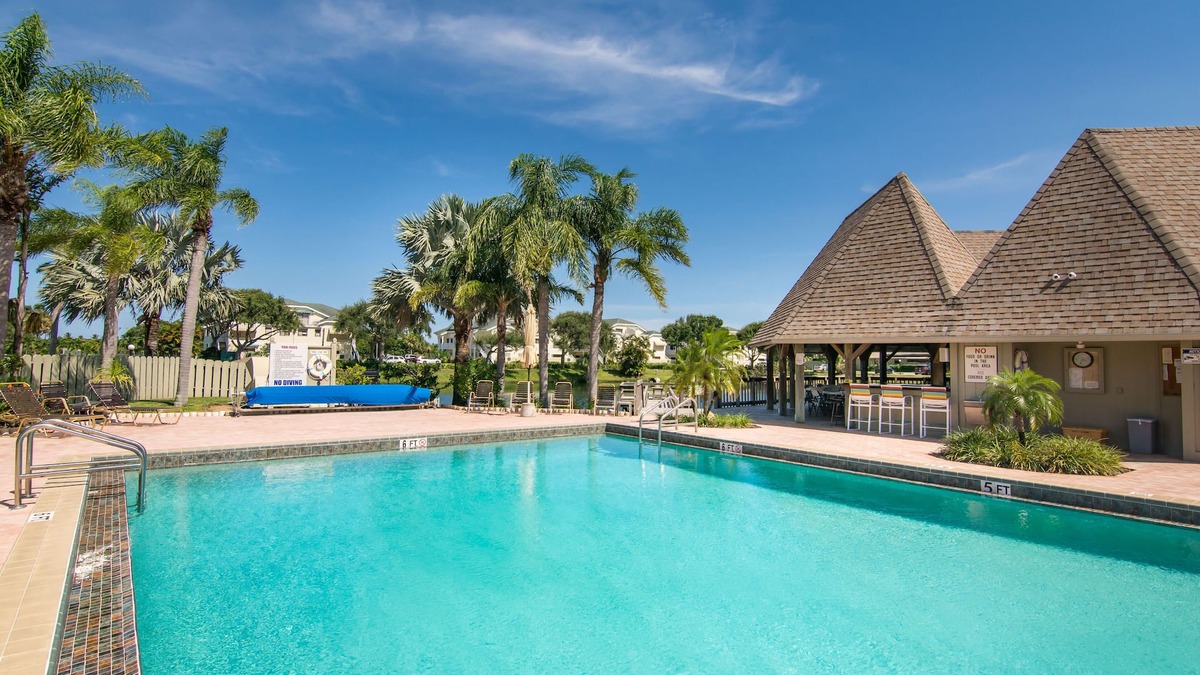 Bella Vista Villa | 1900 ft from beach Luxury Jupiter Beach Villa! private entrance community pool
