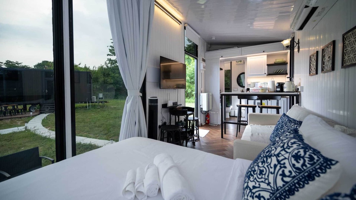 Singapore Other | 1900 Summary: Paradis