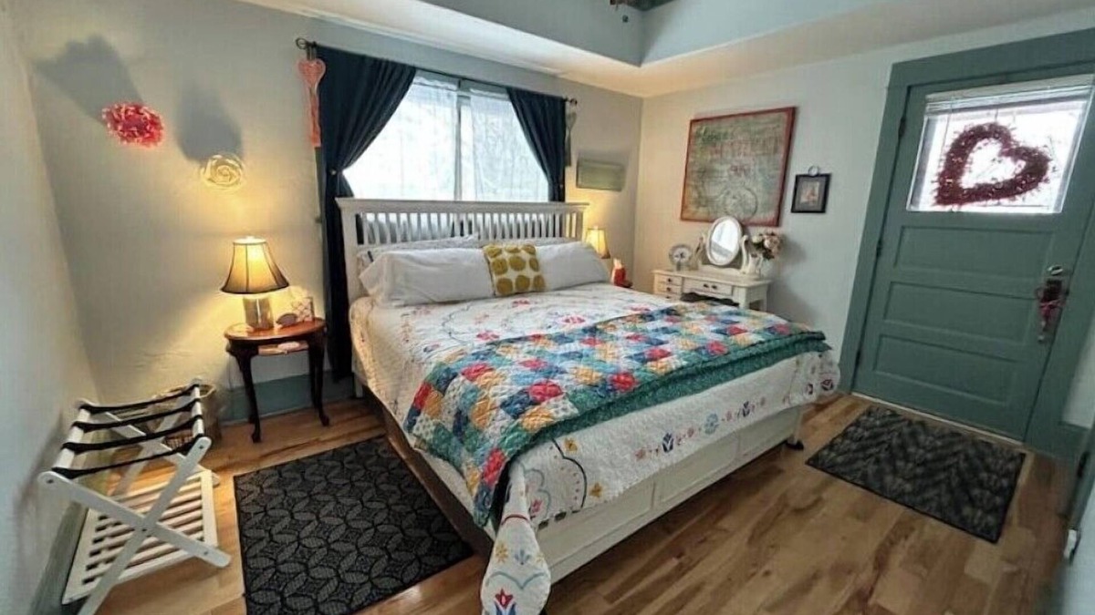 Heber House | 1911 Cozy Vintage Cottage- The Heber House