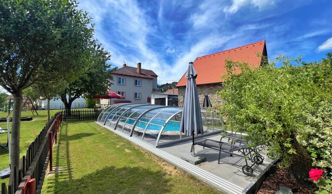 Neurazy House | 192 m² House ∙ 1 bedroom ∙ 10 guests