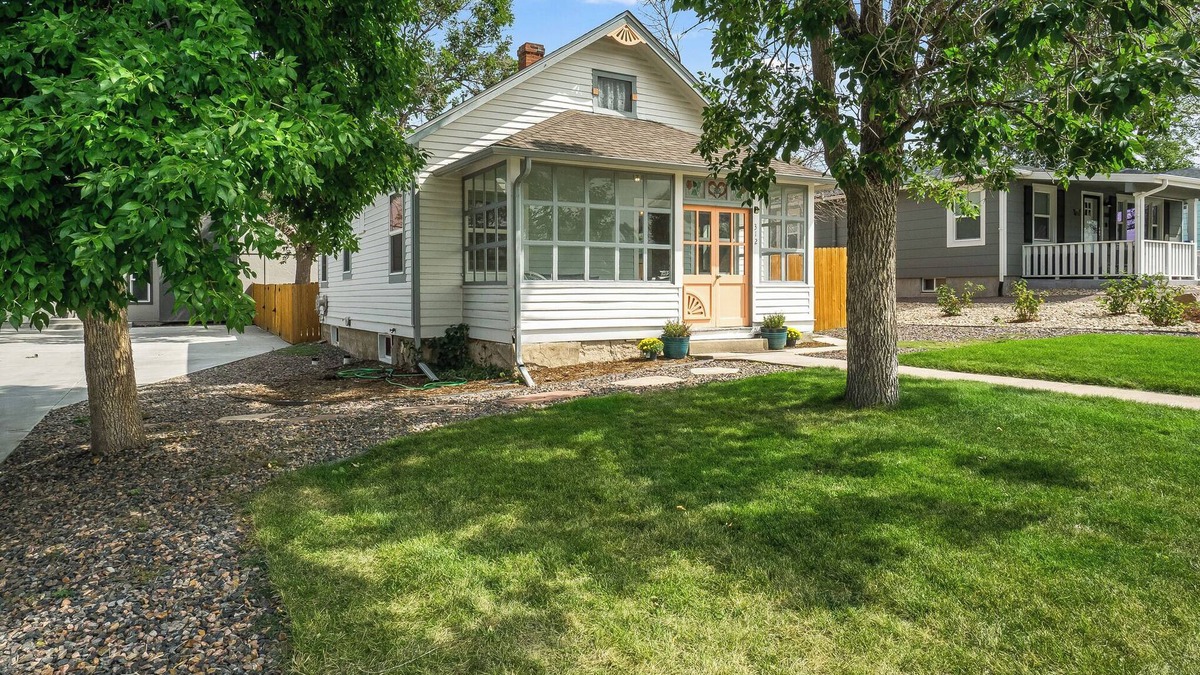 Castle Rock House | 1920's Historic House Short Walk to Downtown