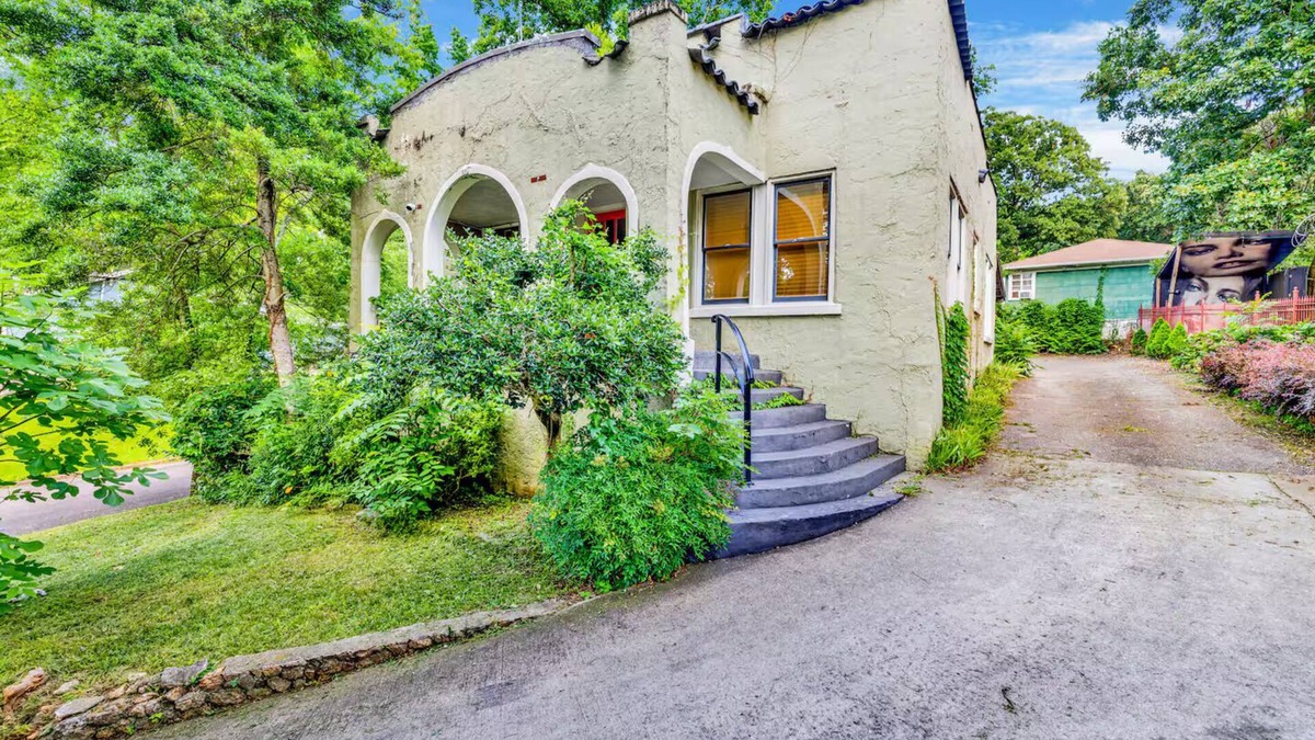 Crestline Heights House | 1925 Charming Cozy Casita