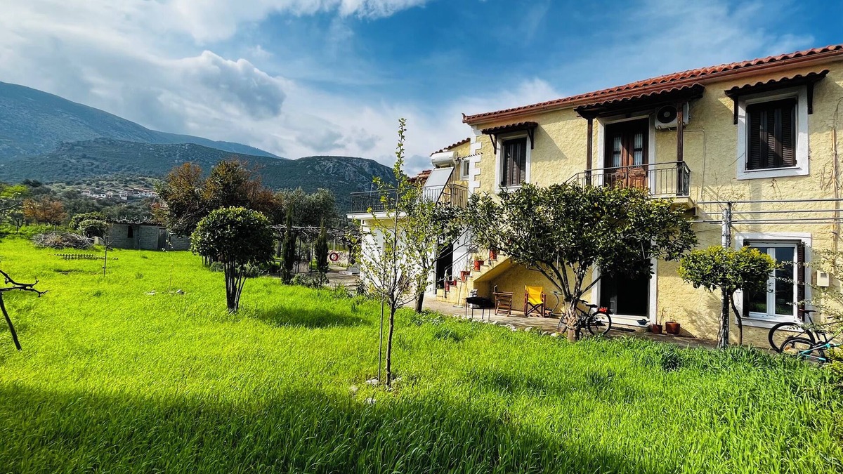 Sipiada Cottage | 1927 Country House