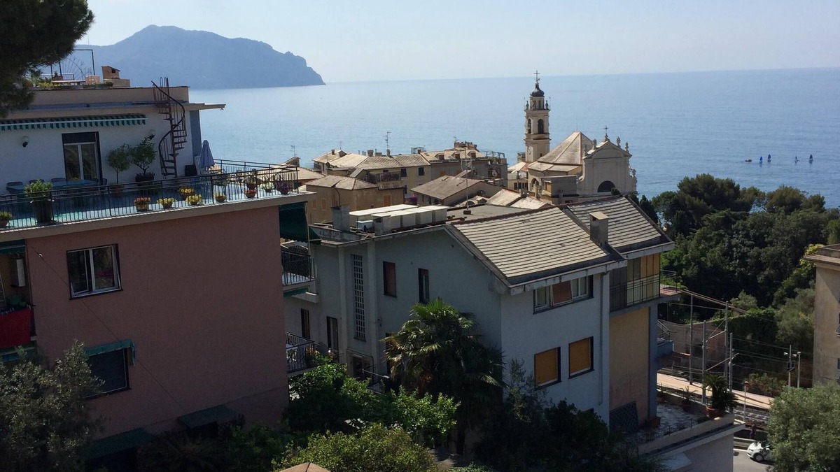 Bogliasco Villa | 1930 charming house with garden and front sea