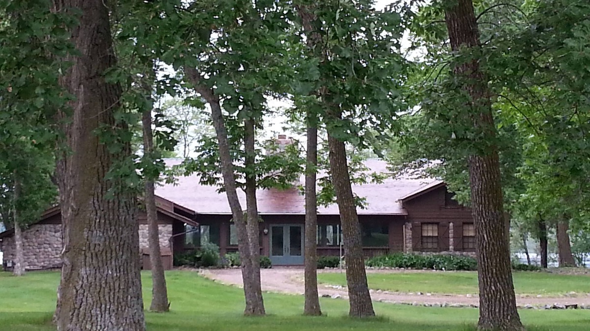Frazee Cabin | 1948 Waterfront LodgenRustic ElegancenFall Color! nCouples/Staff Getawaynnnn