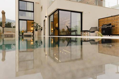 Loutraki Villa | 195 m² Villa ∙ 3 bedrooms ∙ 6 guests