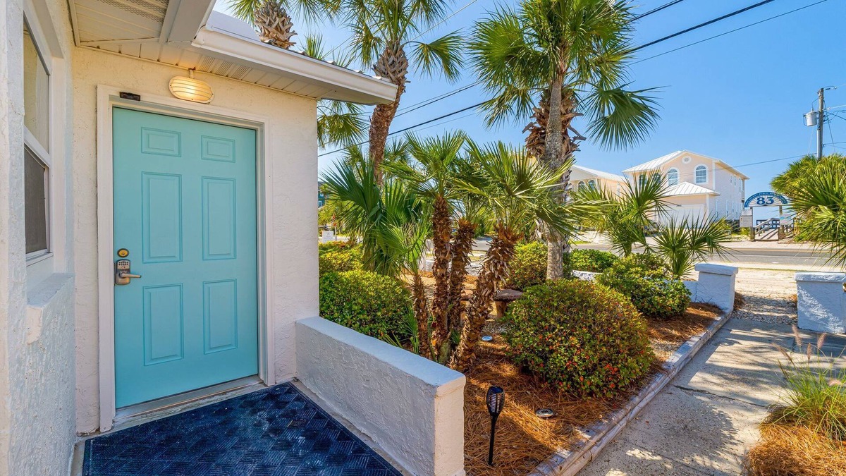 Laguna Beach Estates House | $195/NT Aug 6-9~Quiet Laguna Beach ~Directly Across Street-30ft from Perfect Beach Access #83