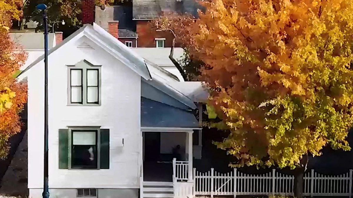 Frankenmuth House | 1950's Themed Historic Home In Downtown Frankenmuth Heart. Perfect location.