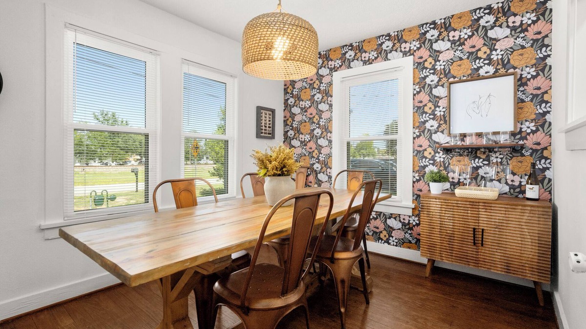 Tomball Cottage | 1950s Cottage-steps from Trendy Old Town Tomball dining, coffee, shops