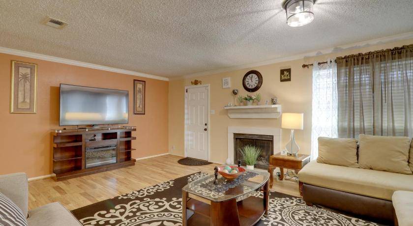 Houston House | 198 m² House ∙ 3 bedrooms ∙ 8 guests