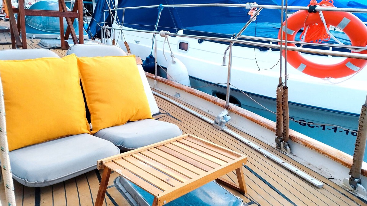 Las Palmas de Gran Canaria Boat Rental | 1983goleta