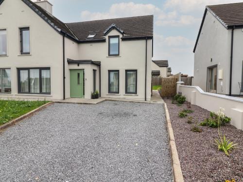 Fenit House | 19A Lighthouse Village