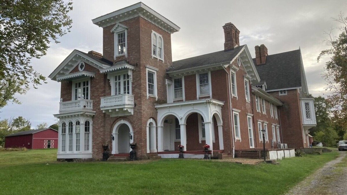 Uniontown House | 19th Century Mansion/Farm House