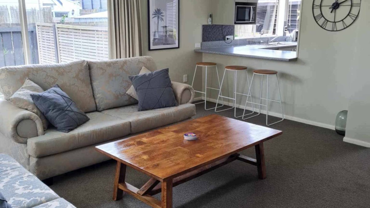 Mount Maunganui House | 19th Hole - Eat, Sleep, Golf