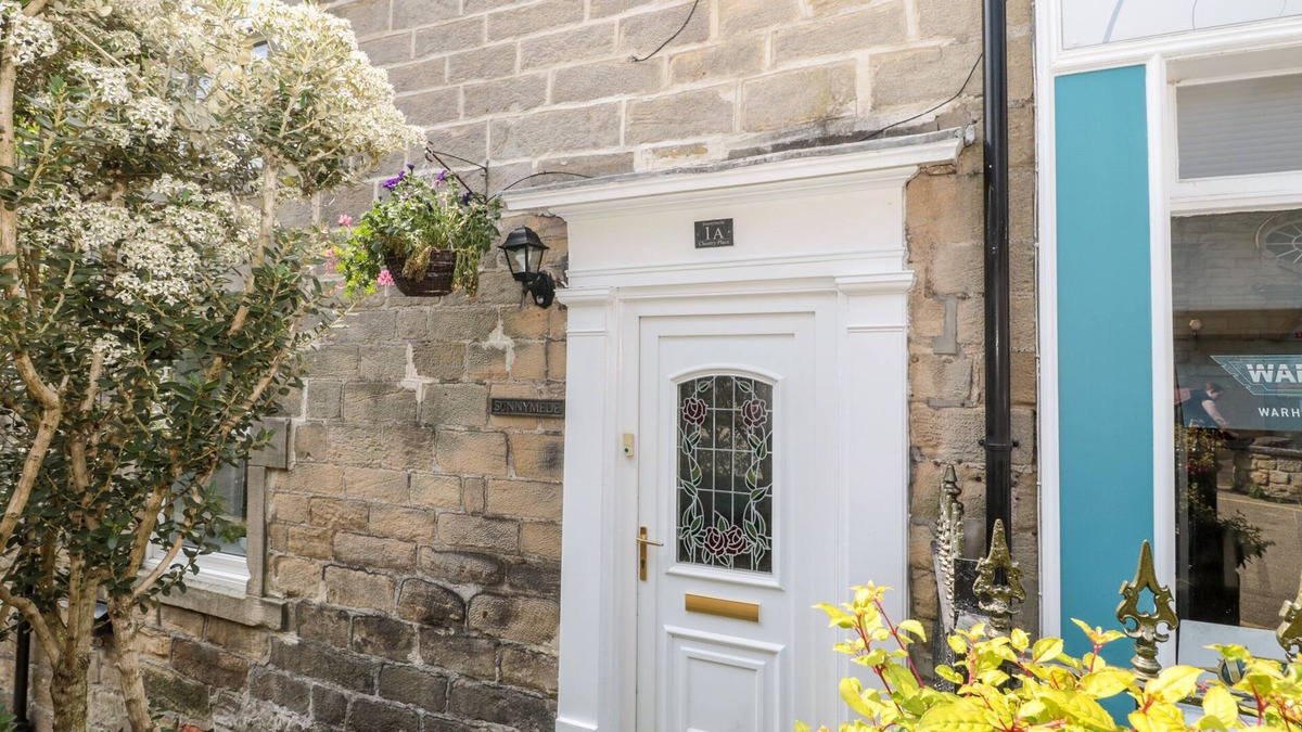 Morpeth Cottage | 1A CHANTRY PLACE, family friendly, with a garden in Morpeth