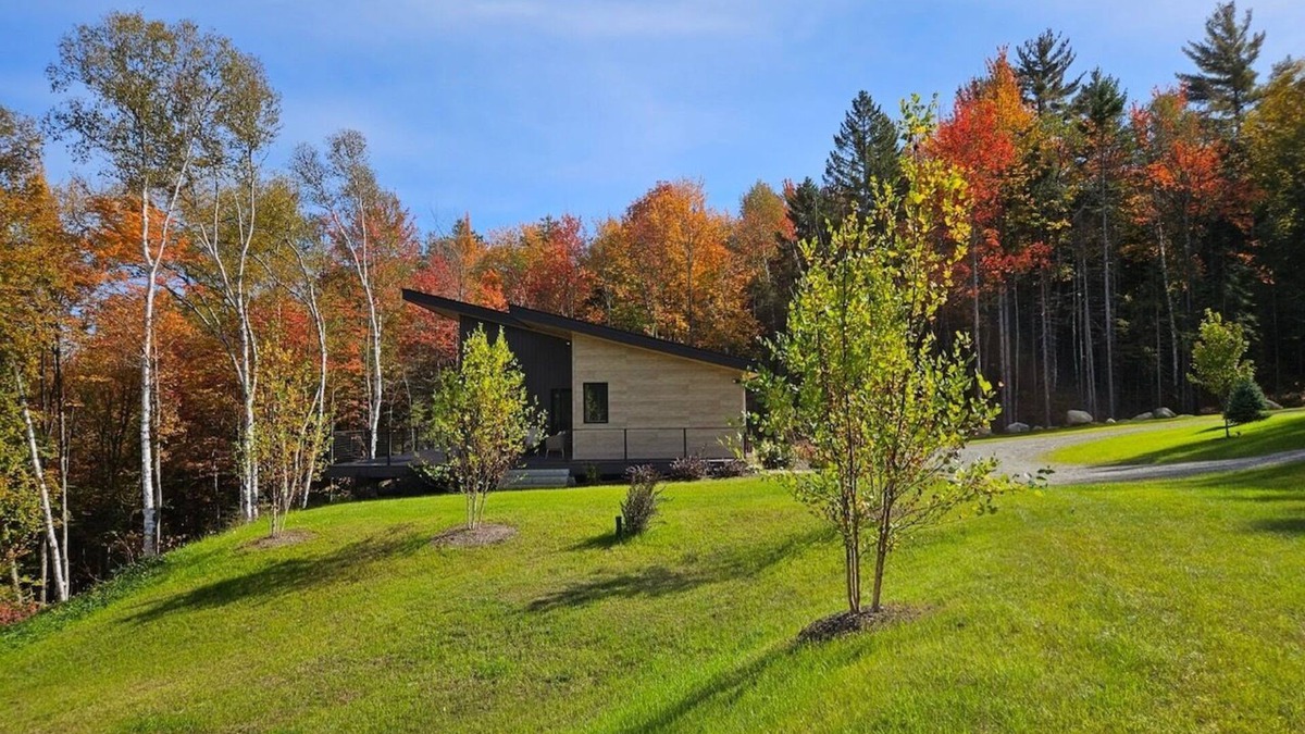 Bethlehem Villa | 1B Contemporary cabin in magnificent setting, luxury and comfort, hot tub, AC!