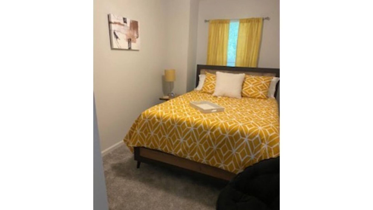 Downtown House | 1bd, 1ba Beautifully Renovated in Townhome