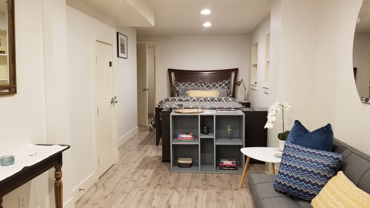 East Queen Anne House | 1Bd/1Bth w/kitchenette, 1 mile to Space Needle, 75 walk score, free parking