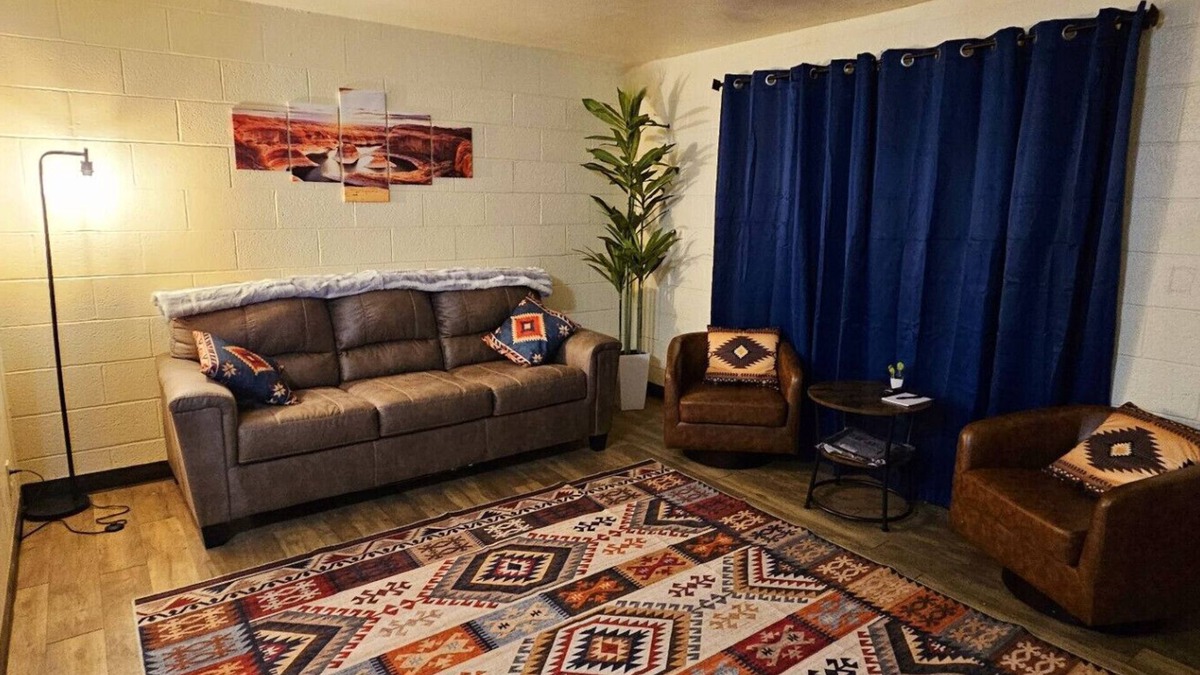 Page Condo | 1Bd, King, Brkfst, Large TVs, W/D, Sleeps 4, BBQ