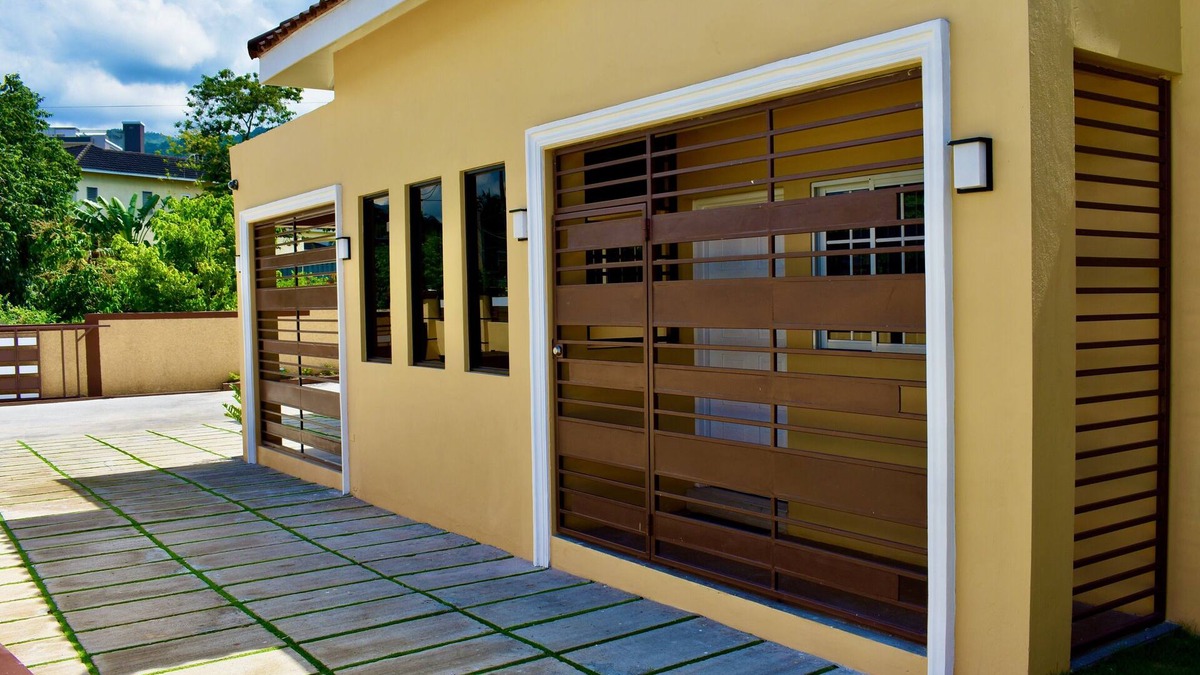 Barbican House | 1Bdrm, A/C, Wi-Fi, Washer & Dryer - Spacious Apt
