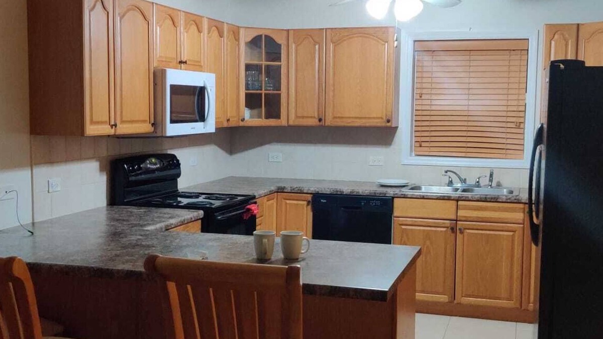 George Town Apartment | 1bed condo place available dec 15 to Jan 4th . Close to city center 7 min walk