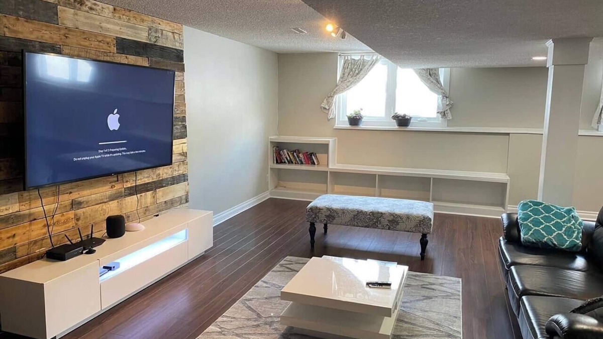 Yellowknife House | 1Bed Cozy Retreat & Spacious Lounge
