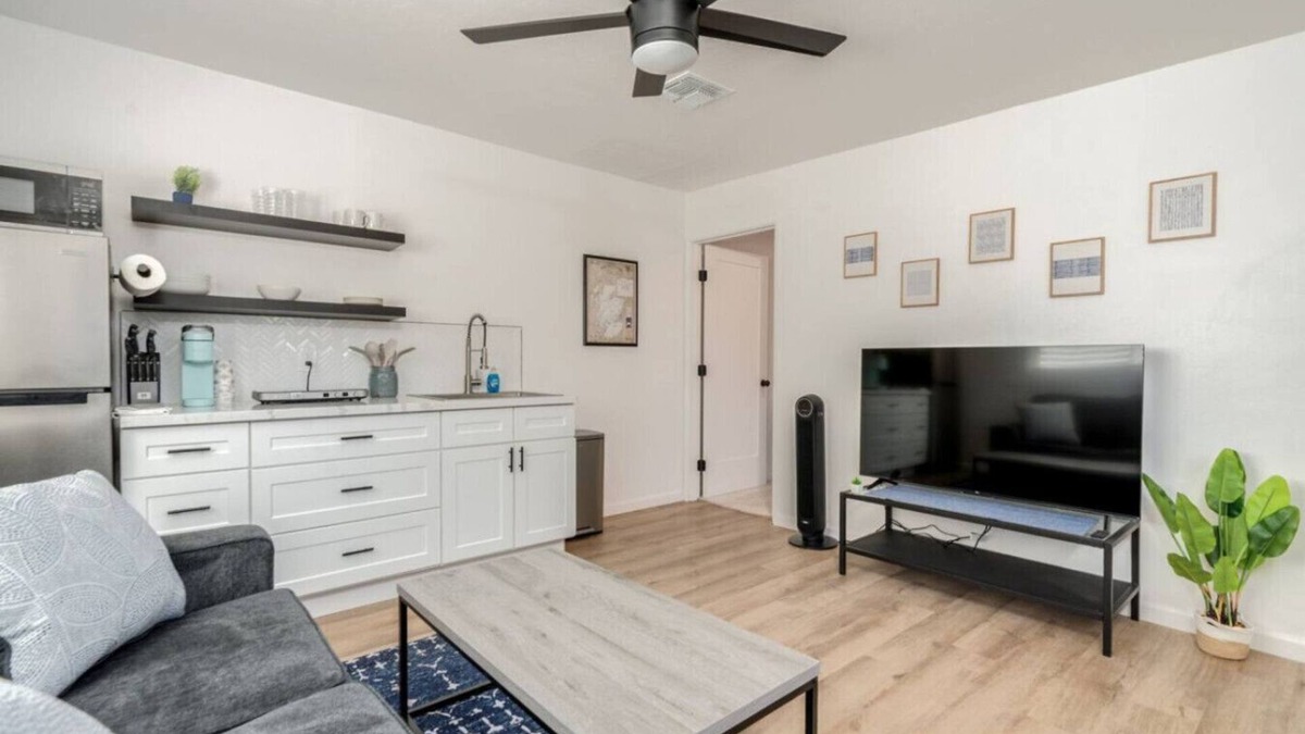Palo Verde Apartment | 1Bed Private Guesthouse by UofA and Med Centers
