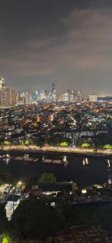 Kapitolyo Apartment | 1Bedroom2603A Sunshine100Tower3 70Inches TV Pool Karaoke
