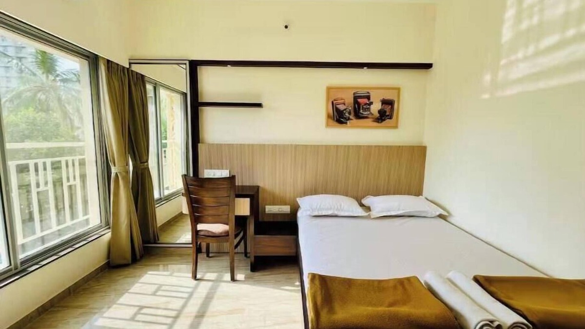 Kandivali East Apartment | 1BHK suite by THE BNB STAY- Malad West