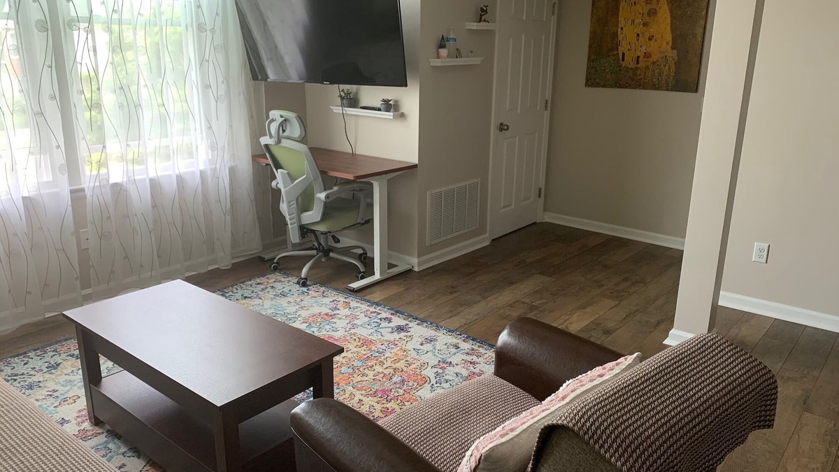 Windsor Locks Condo | 1BR/1.5BA Entire Loft Condo near Bradley Airport 30+ days