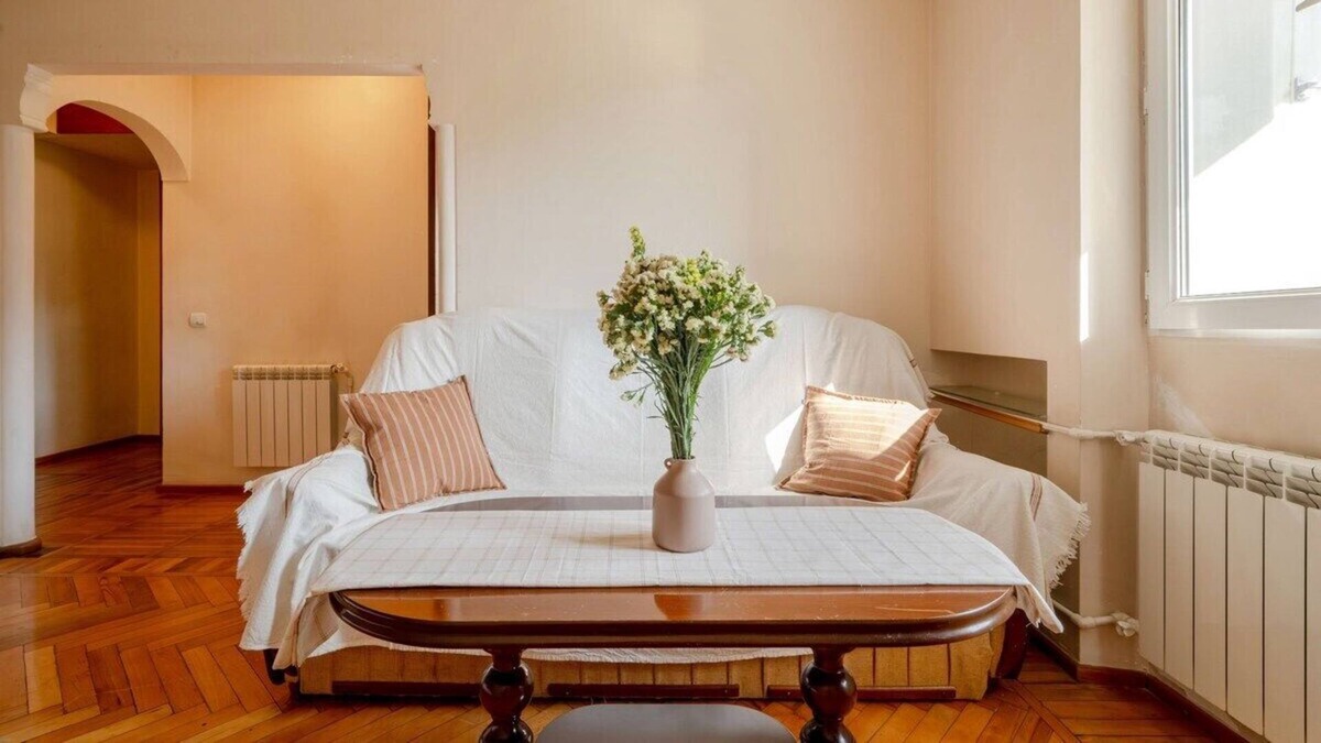 Yerevan Apartment | 1BR Apt/Balcony/ near Victory Park/by Keygo