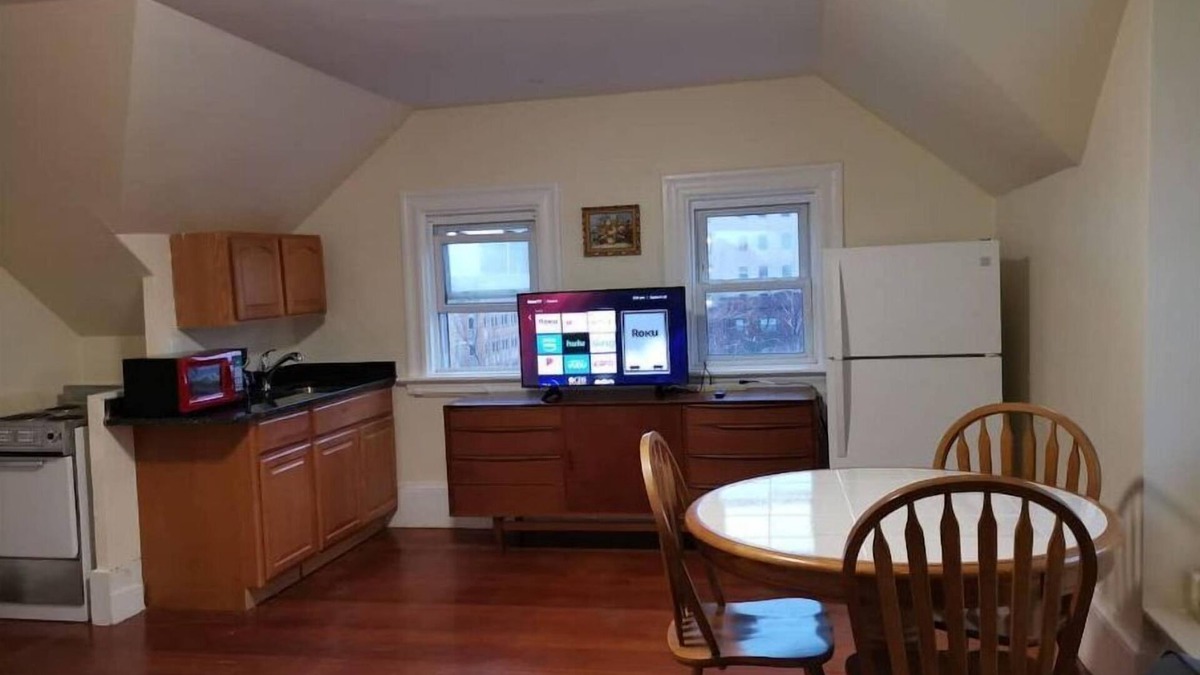 Worcester House | 1BR Apt , walk to WPI, Palladium, free parking