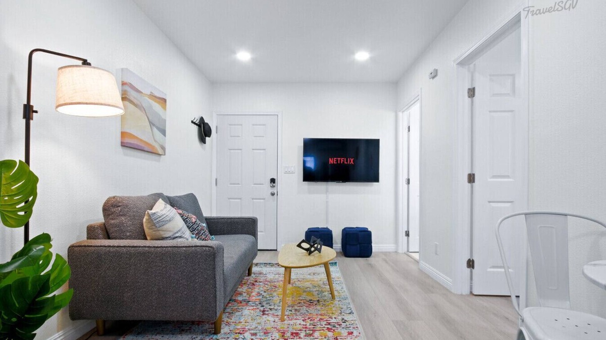 Rosemead House | 1BR Back House + Parking + Near DTLA #TravelSGV