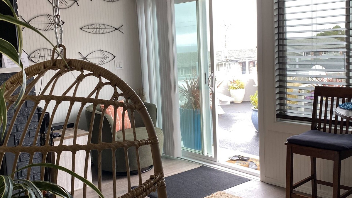 Lincoln City Condo | 1BR Condo at the Beach near Taft arean