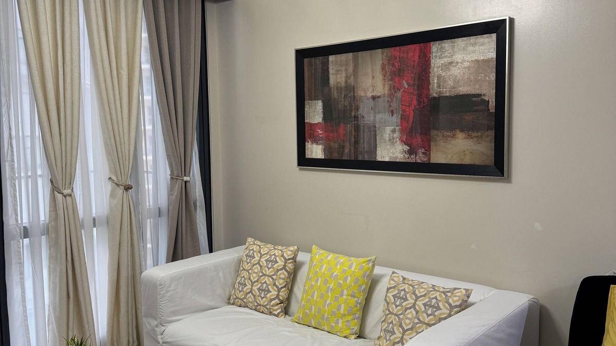 Pinagsama Condo | 1BR Condo w/Balcony Near Venice Canal Mall & BGC