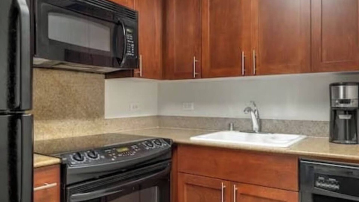 Waikiki Apartment | 1BR Deluxe Suite with Sparkling Honolulu Skyline-Grand Waikikian Hilton Resort!