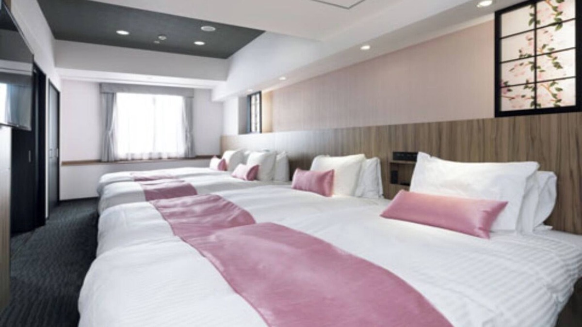 Hyakunincho Hotel | 1BR Family Suite hotel with WiFi, AC in enchanting Shinjuku City