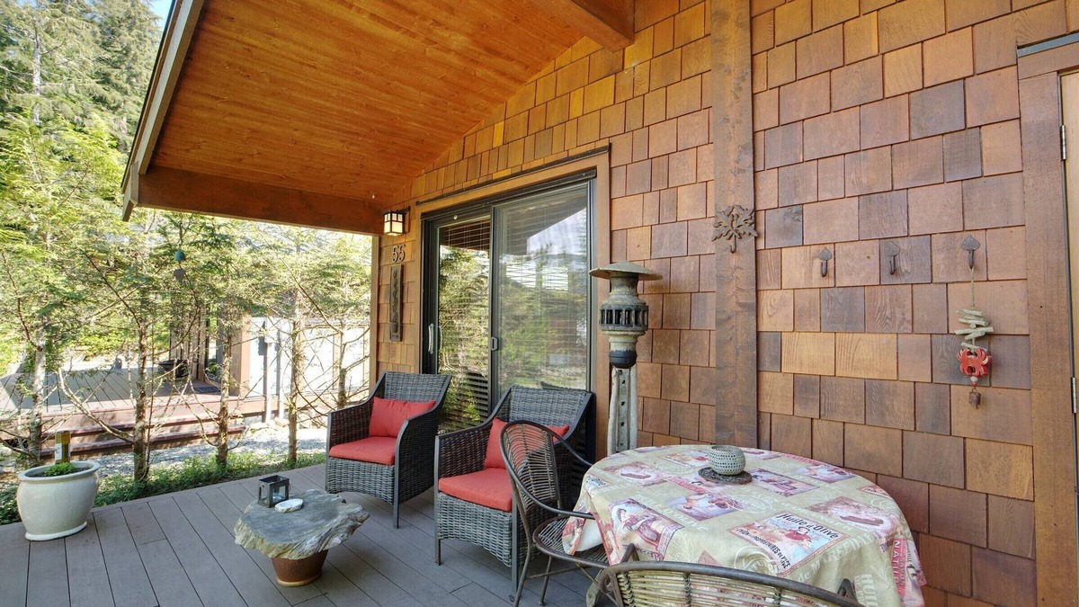 Port Renfrew Cottage | 1BR - Garden View - Non Pet Friendly - Sleeps 2