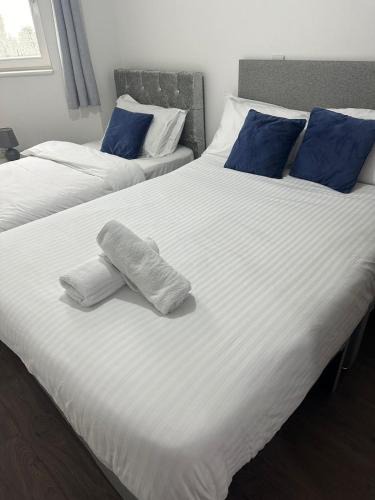 Bloxwich Apartment | 1BR Hideaway Near NEC & Resorts World - Ideal for Travelers