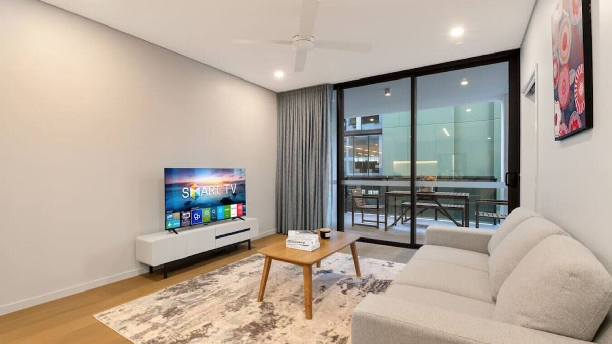 West End Apartment | 1BR Luxury apt at prime location w/carpark