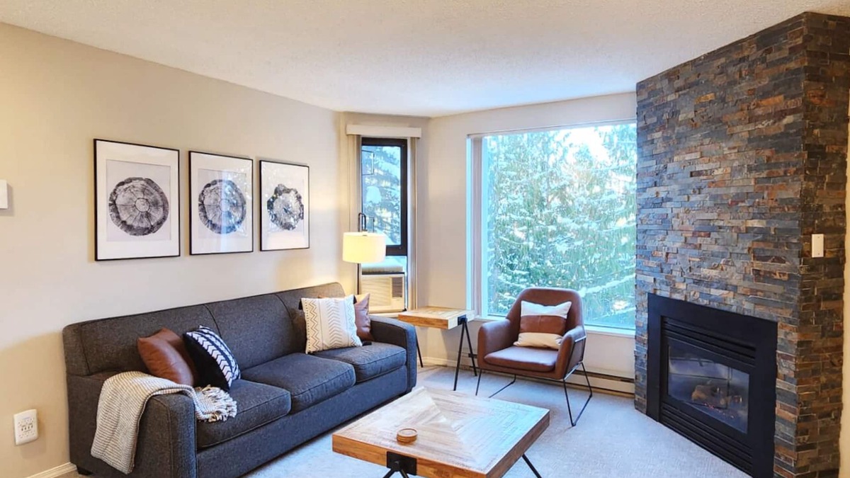 Upper Village Condo | 1BR | Marquise | Dog Friendly | Close to Ski Hill | Pool | Sauna | Hot Tub | Fitness Suite | A/C
