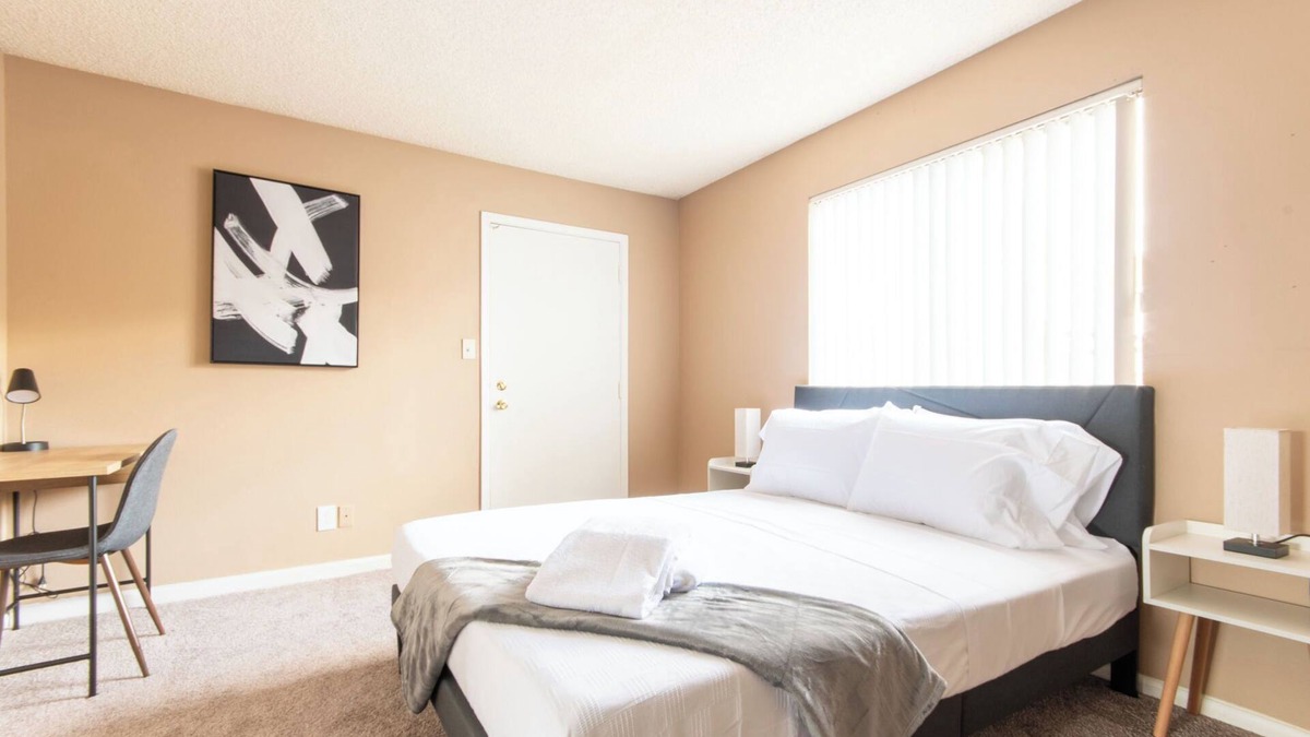 Mesa Apartment | 1BR/Pool/Gym/1 Mi To Banner Hospital